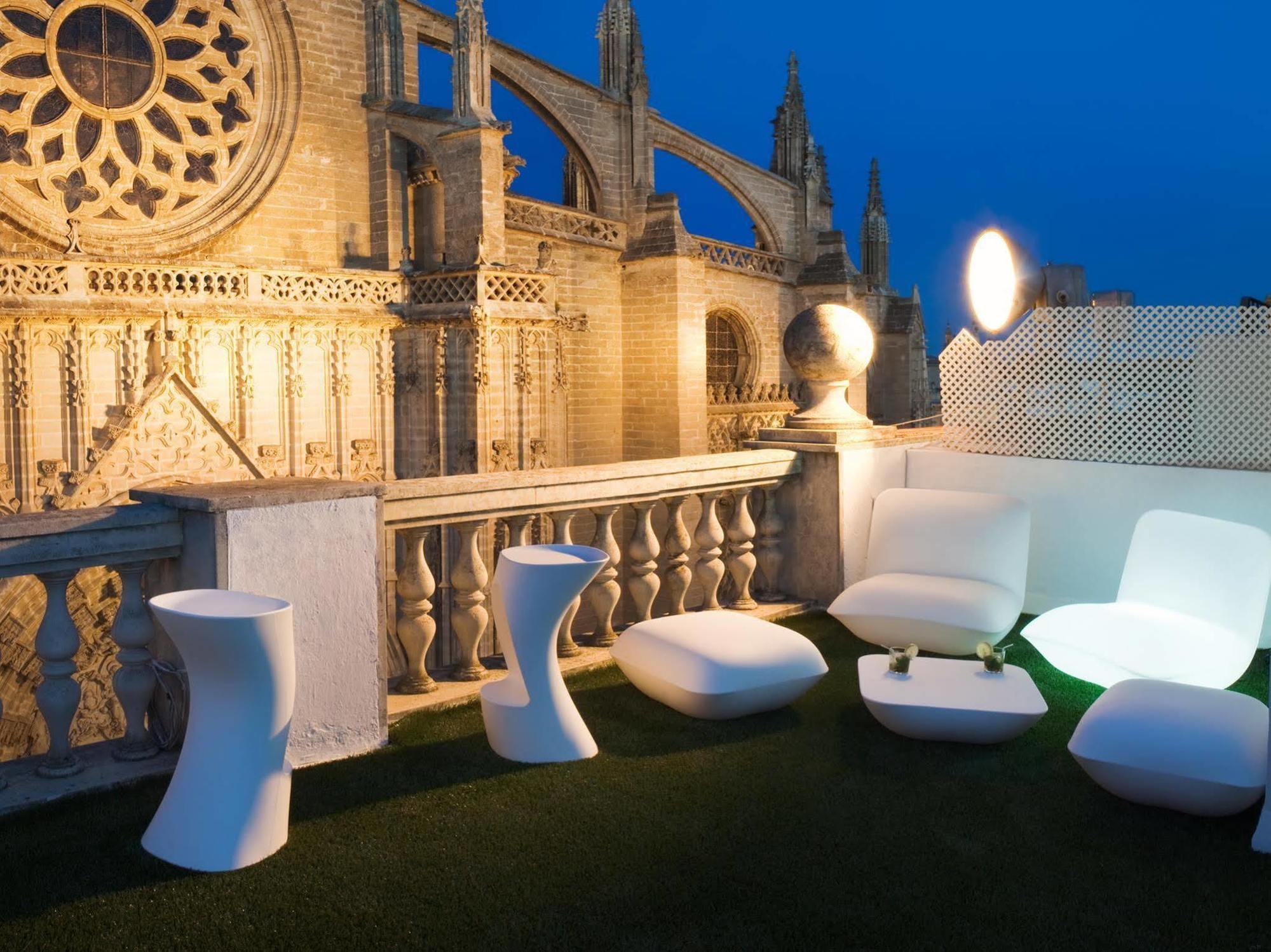 Puerta Catedral Suites Seville Exterior photo